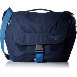 Osprey Women’s FlapJill Courier Day Pack